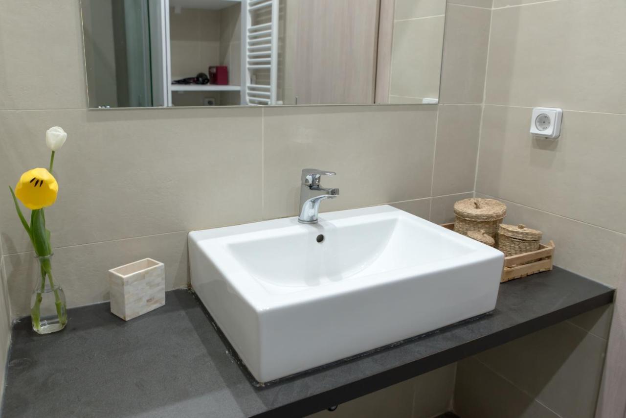 Amazing Apartment 2 Min To Acropolis เอเธนส์ ภายนอก รูปภาพ